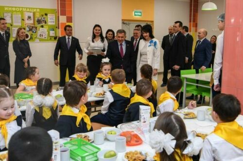 Татарстан Президенты “Зур гаилә уеннары” һәм “Без бергә” фестивальләрендә булды     