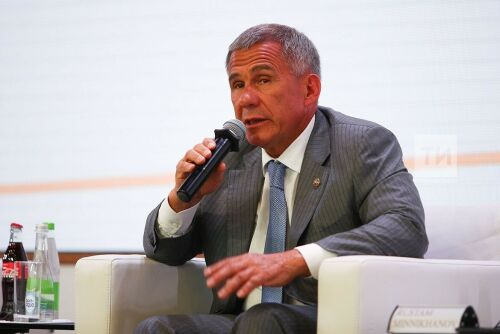 Рөстәм Миңнеханов ислам банкингына ачыклык кертте