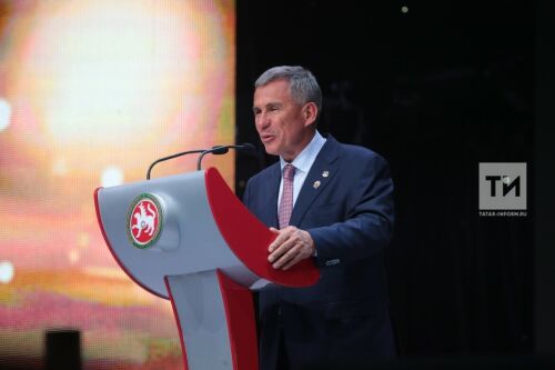 Рөстәм Миңнеханов Татарстан халкын Нефть һәм газ сәнәгате хезмәткәрләре көне белән котлады