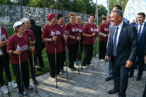 Р.Миңнеханов Әлмәттә "Сәламәтлек" паркын ачканда, шәһәрнең елдан-ел матурая баруын әйтте