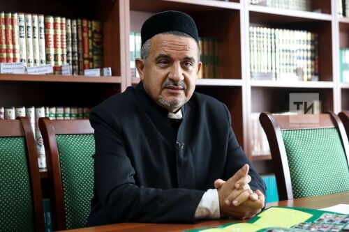 Ильяс хәзрәт Җиһаншин Яңа Татар бистәсе зиратының юл күрсәткечен төзеде 