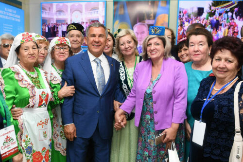 Татарстан Президенты Казахстан татар милли-мәдәни оешма җитәкчеләре белән очрашты