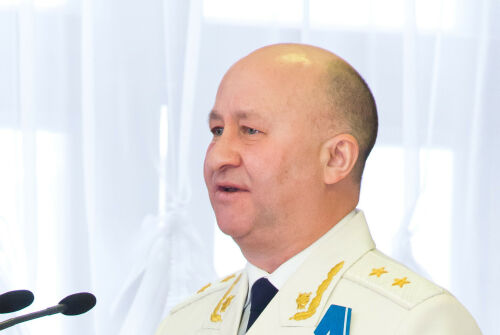 Татарстан прокуроры Илдус Нәфыйков хезмәттәшләрен һөнәри бәйрәмнәре белән котлады