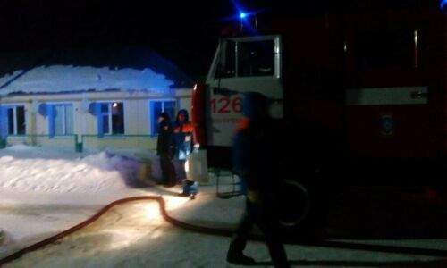 Питрәчтә фатирда чыккан янгыннан соң авыр хәлдәге хуҗа егетне хастаханәгә озатканнар
 
