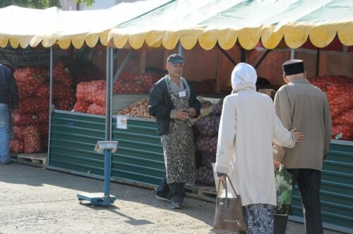 Түбән Камада ярминкәдә өлкәннәрне коймак һәм кайнар чәй белән сыйлаячаклар