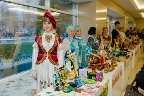 Түбән Кама халыклары Дуслык йорты ачылуга биш ел тулды