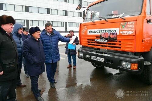 Рөстәм Миңнеханов Чаллыда коммуналь хезмәтләргә яңа махсус техника ачкычларын бирде