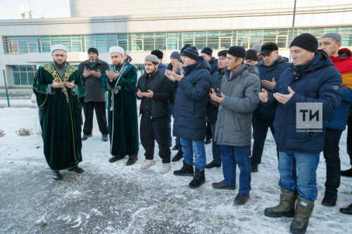 Татарстан мөфтие «Гаилә» мәчете мәдрәсәсенә нигез ташын салды