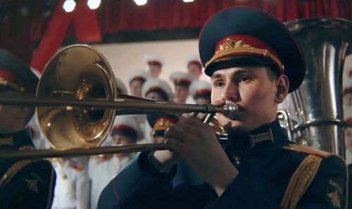 Рөстәм Миңнеханов Татарстан халкын Ватанны саклаучылар көне белән котлады