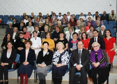 Түбән Камада төрле белгечлектәге табиблар өлкән буын вәкилләре өчен лекцияләр укыган