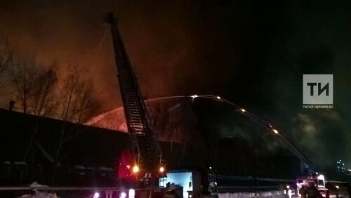 Казан складларындагы зур янгын электр кабеленең төзек булмавы сәбәпле чыккан дип фаразлана