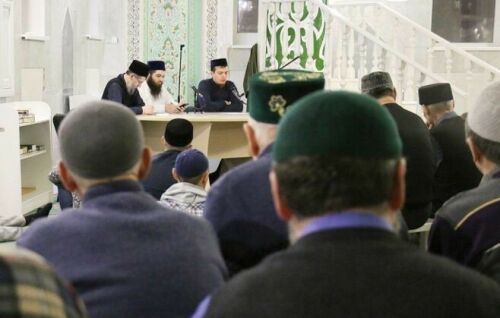 Түбән Кама үзәк мәчетендә кеше тормышында тигезлекне ничек саклау турында сөйләштеләр