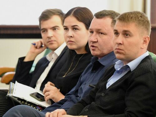 Түбән Камада балаларның җәйге ялын һәм мәшгульлеген оештыру мәсьәләләре каралды