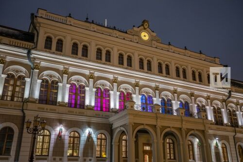 Түбән Кама институтының алдынгы студентлары дипломнарын Казан ратушасында алды
