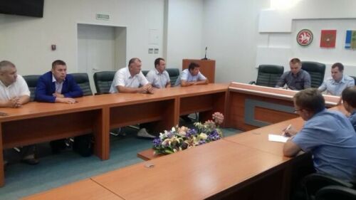 Түбән Камада болыннарда үсүче кыргый киндергә каршы көрәш турында сөйләштеләр