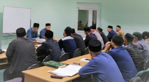 Түбән Камада Корбан гаетенә әзерлек мәсьәләләре буенча имамнар җыелышы үтте
