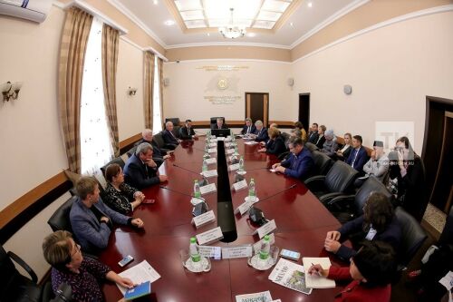 Мәгариф министры татар зыялылары белән очрашты