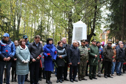 Бөгелмәдә Төньяк Кавказда һәлак булган солдатларны искә алдылар