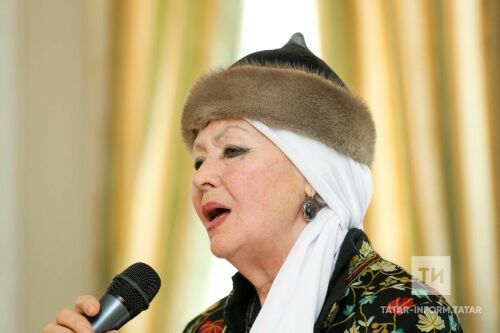 Гөлзада Сафиуллина: Илһам Шакиров җырларын өйрәнергә кирәк
