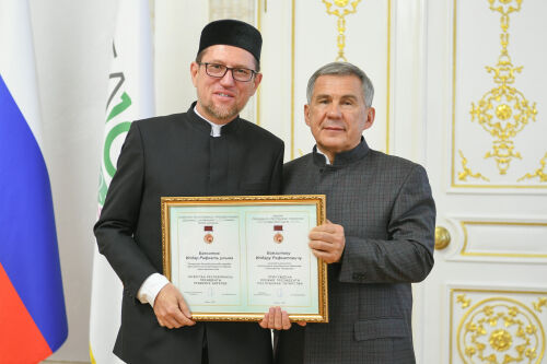  Илдар Баязитовка актив иҗтимагый эше өчен Татарстан Президенты премиясе тапшырылды