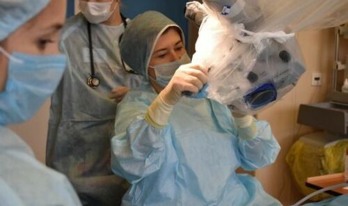 Татарстан табиблары Мари Элдан бер баланың колагына уникаль операция ясаган