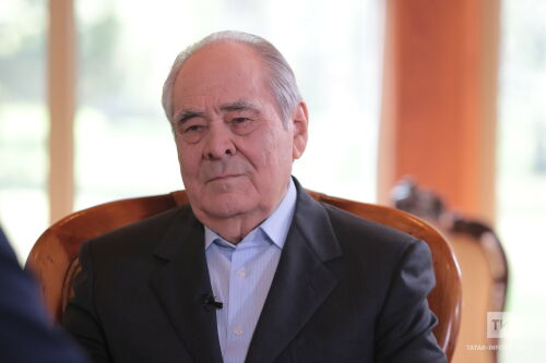 Шәймиев «мехфак» укытучыларына: Сез җилкәнсез авыл балалаларын җилкәнле иттегез