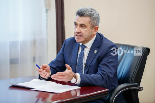 Илсур Һадиуллин балаларның татарча белмәвендә гаепне читтән генә эзләмәскә киңәш итә 