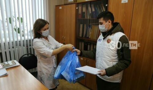 «Бердәм Россия» волонтерлары шикәр диабеты белән авыручыларга дарулар китерә башлады