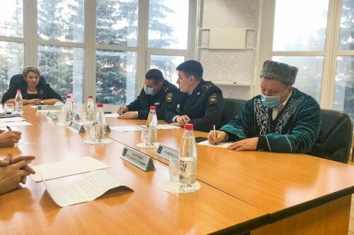 Бөгелмәдә ксенофобия хакында фикер алыштылар