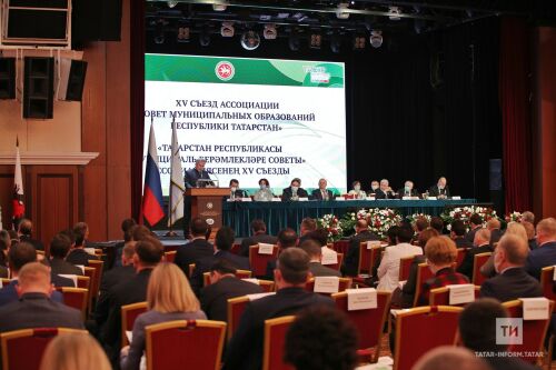 Рөстәм Миңнеханов: Туган телләр елында бөтен көчне куеп эшләргә кирәк булачак 