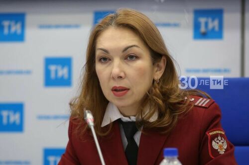 ВИЧ-инфекция проблемалары буенча кайнар линиягә шалтыратырга мөмкин