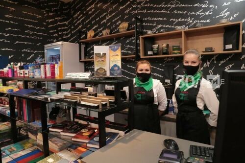 «Татмедиа» бинасында ачылган әдәби кафеда китаплар үзкыйммәтеннән сатыла