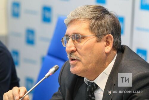 Галимҗан Гыйльманов татар теле дәреслегенә бүгенге язучыларның әсәрләрен алуны сорады