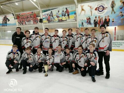 Зәйнең хоккей буенча яшүсмерләр командасы республика беренчелегендә өченче урын алды