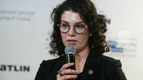 Наталия Фишман ишегалларында агачларны кисеп парковка ясау белән килешмәвен әйтте