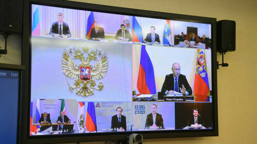 Рөстәм Миңнеханов автосәнәгатькә ярдәм итү турында Путин уздырган киңәшмәдә катнашты
