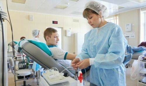 Татарстанда коронавирус белән авырганнарның плазмасы 17 пациентка күчерелгән