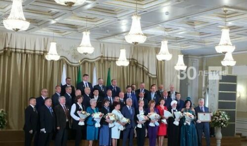 Фәрит Мөхәммәтшин Казан Кремлендә дәүләт бүләкләре тапшырды