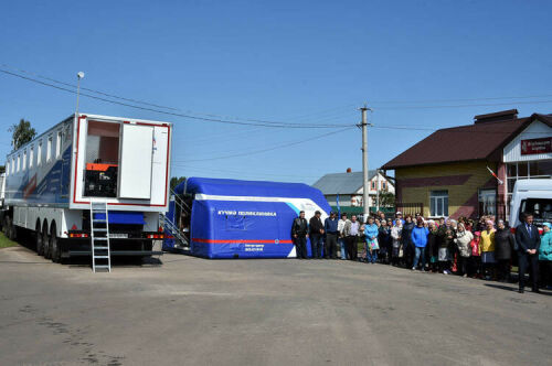 Авылларда күчмә поликлиникада тикшерүдән соң 1200 дән артык кеше дәвалауга җибәрелгән