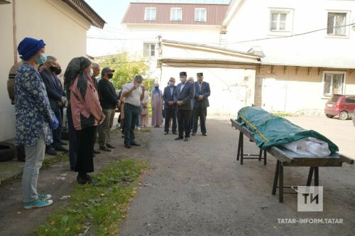 Татар зыялылары Гомәр Саттаровны соңгы юлга озатты