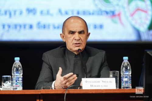 Энгель Фәттахов: Актанышта дәүләт театрын ачу бурычы тора