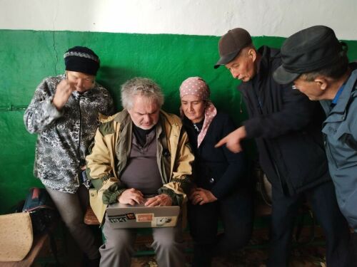 Баймак районындагы татар авылына Башкортстанны өйрәнүче венгр галимнәре килгән