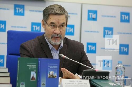 Ким Миңнуллин диалектларны тиешле дәрәҗәдә өйрәнү ни өчен кирәк булуын аңлатты