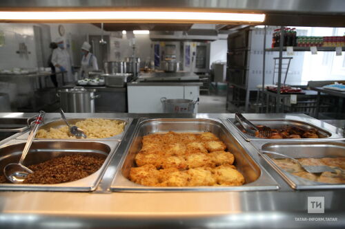 Рөстәм Миңнеханов: Район башлыгы мәктәпкә төшке ашка керсә, анда тәртип булачак