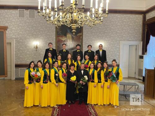 Татар халык хоры Казан федераль университеты гимнын татар телендә яңгыратты