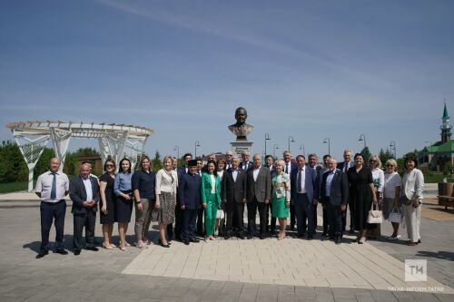 Башкортстан Дәүләт Корылтае депутатлары Әнәктә Шәрип Шәймиев йорт-музеенда булды