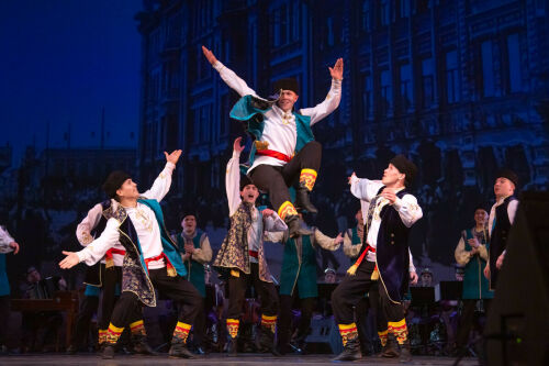 Татарстан дәүләт җыр һәм бию ансамбле себер якларында зур программа белән чыгыш ясый