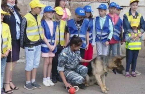 Әлмәт кинологлары балалар өчен экскурсия үткәрде
