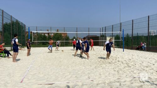 Татар радиолары арасындагы пляж волейболы ярышында Биектау командасы җиңде