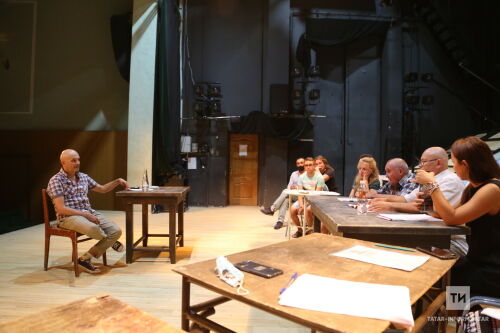 Әтнә театрында Фәрит Бикчәнтәев «Кичер мине, әнкәй» драмасының репетицияләрен башлады